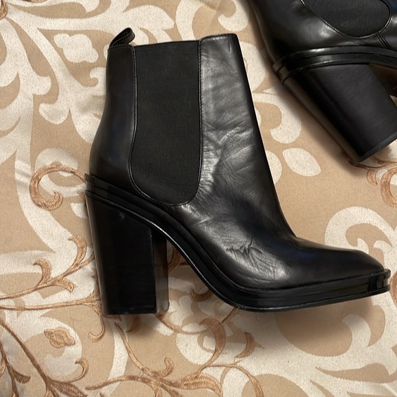 NWOT. ALDO leather pull on ankle boots. Size 10.   4” block heel, 1/2” platform - Picture 3 of 10